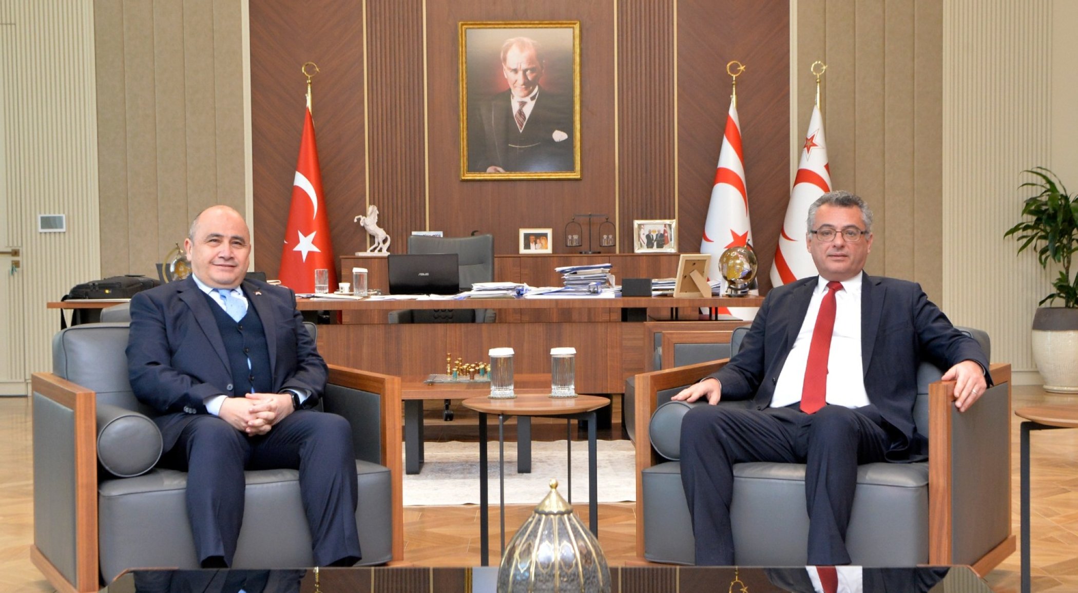 Cumhurbaşkanı Erhürman, Türkiye'nin Lefkoşa Büyükelçisi Ali Murat Başçeri’yi kabul etti