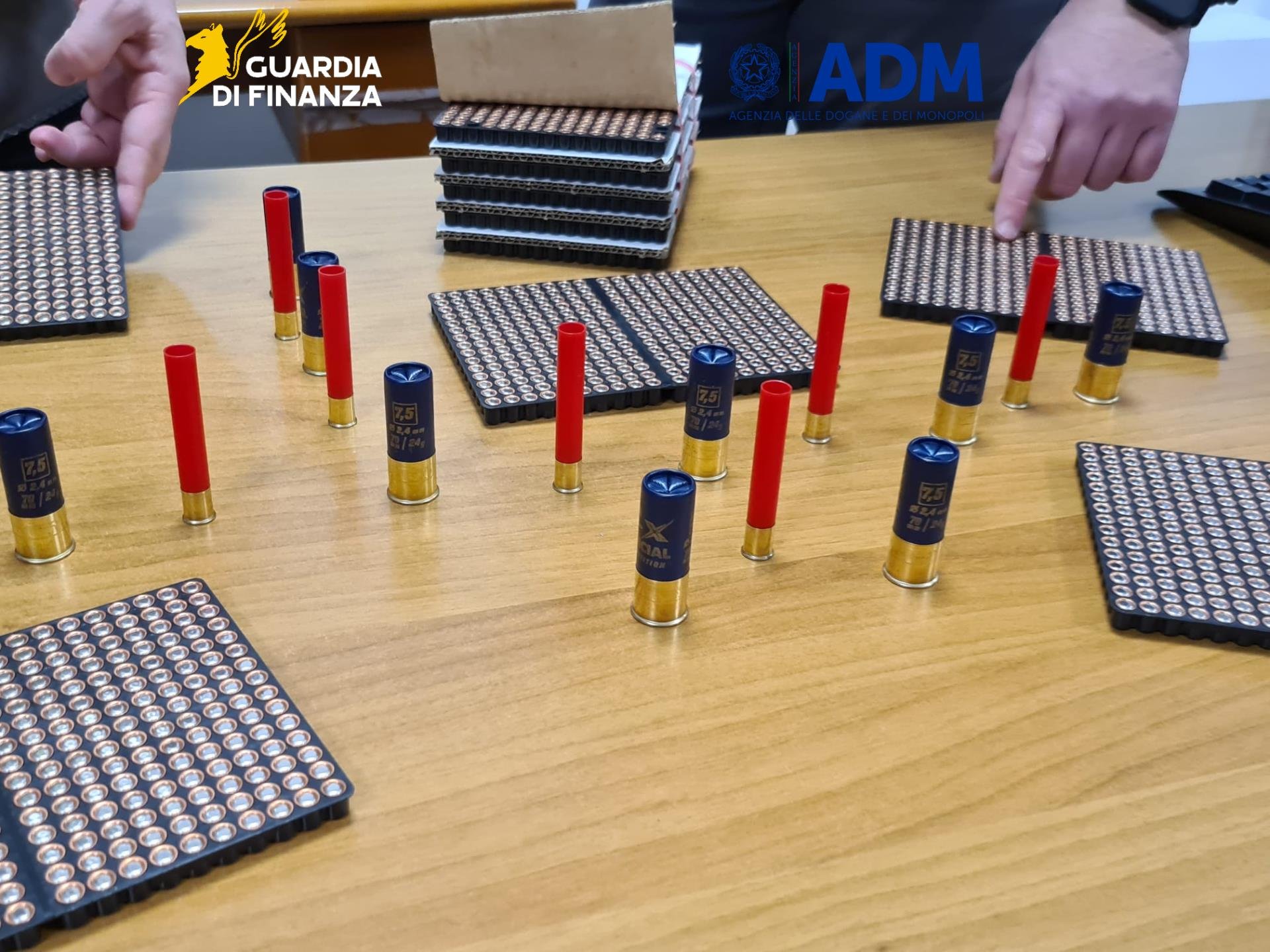 İtalya’da güney Kıbrıs’a gönderilecek büyük miktarda patlayıcı madde ele geçirildi