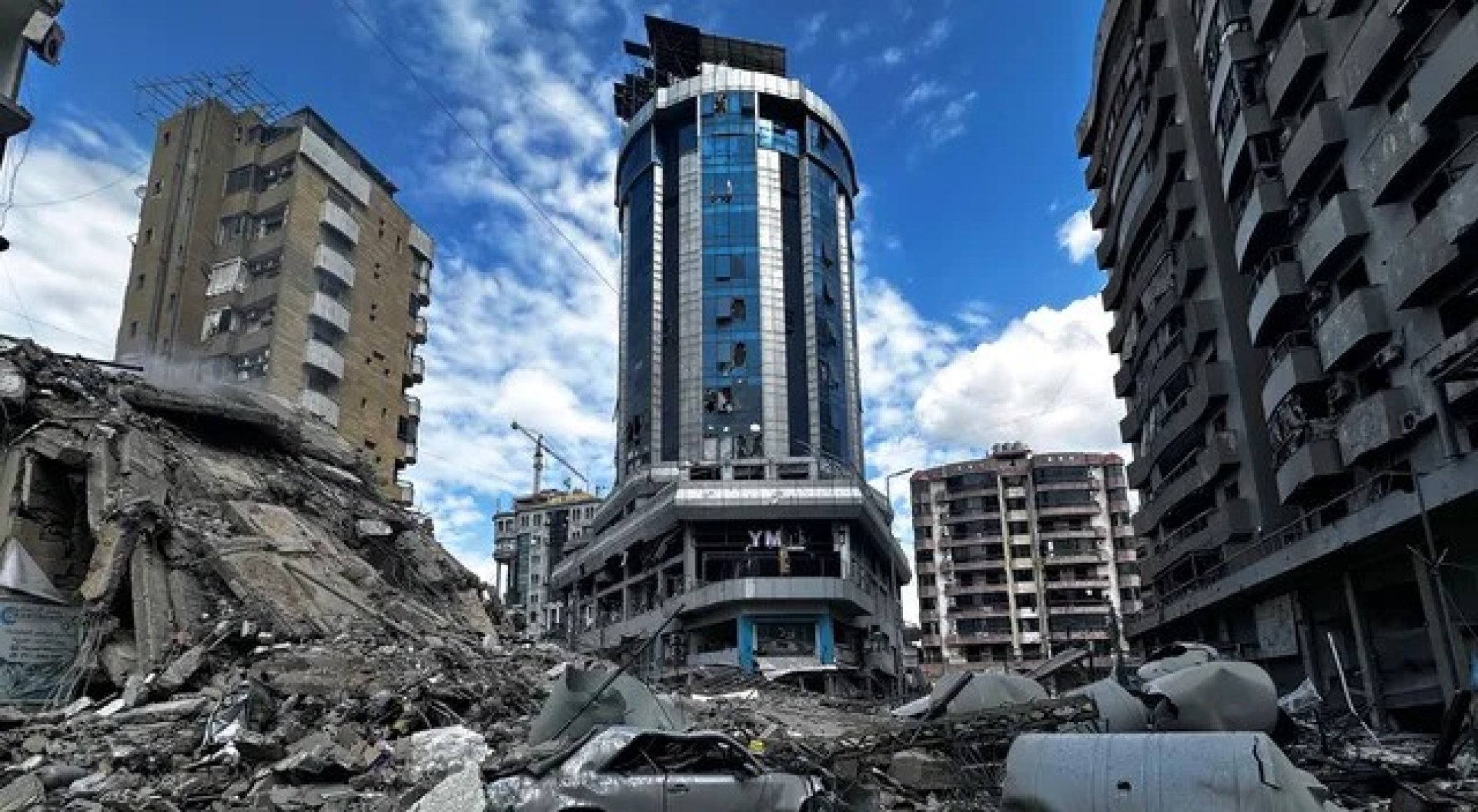 Kuveyt petrol üretimini azaltıyor; ABD, İran'a karşı İngiliz askeri üslerini kullanmaya başladı