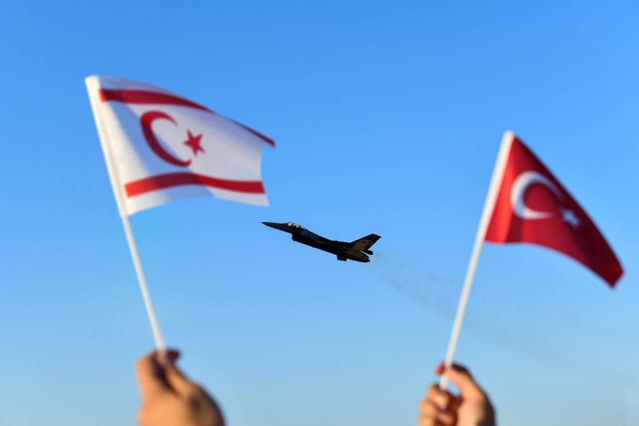 Türkiye'nin KKTC'ye gönderdiği F-16'lar için MSB paylaştı: 'Kardeşimiz için geldik!'