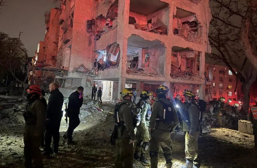 İran’ın İsrail saldırıları sonrasında Trump’tan İran’a 48 saatlik Hürmüz ültimatomu