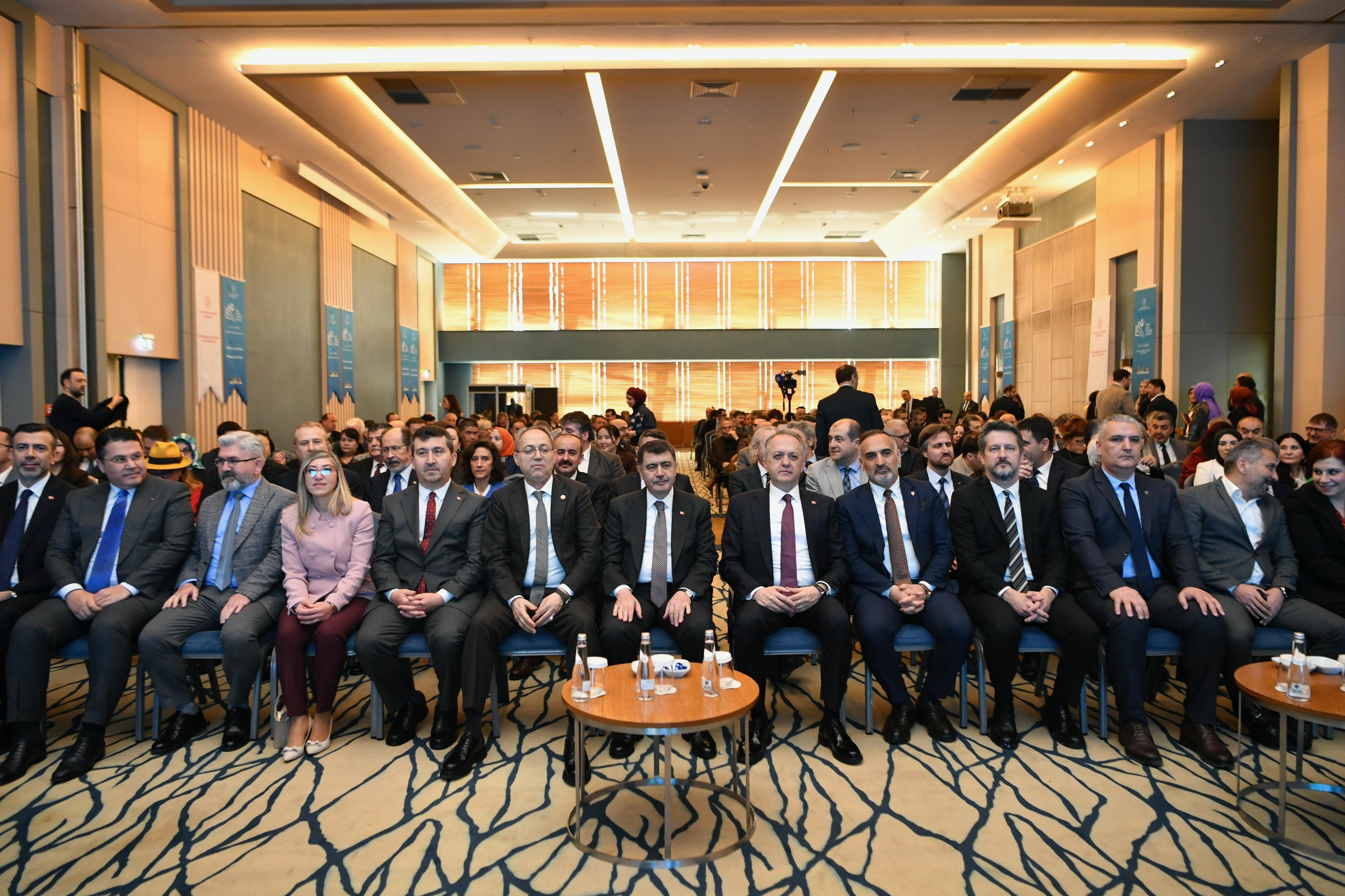 Kültür Dairesi'nin de katıldığı Türk Dünyası Yayıncılık Kongresi Ankara'da başladı