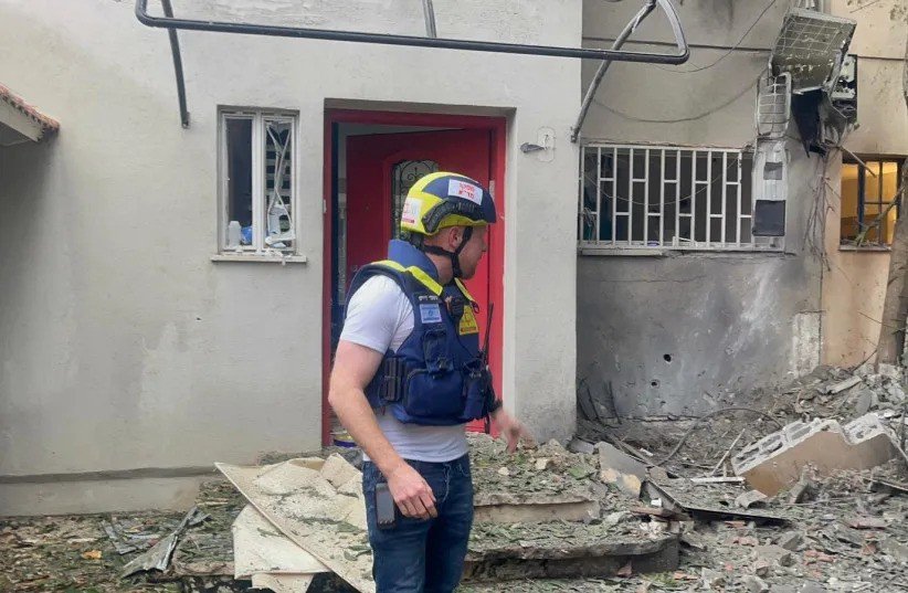 İran, İsrail’e savaşın başından bu yana 'en büyük roket saldırısını' düzenledi