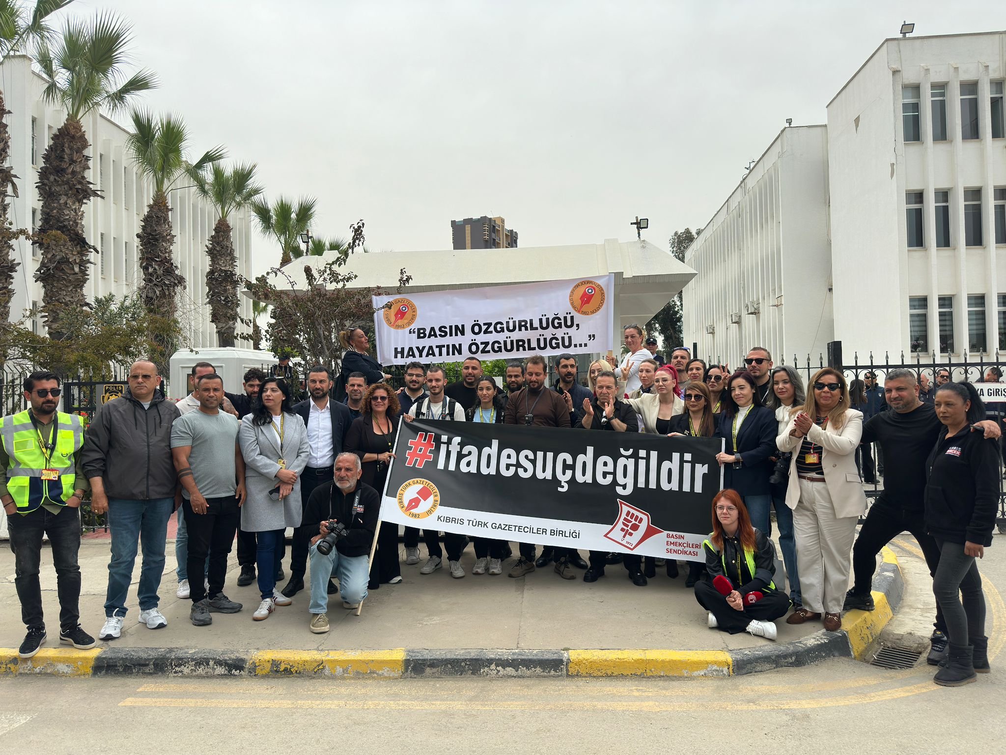 Başbakanlık önünde eylem: ‘Ortaya çıkarılan yolsuzlukların haber yapılması engellenmek isteniyor’