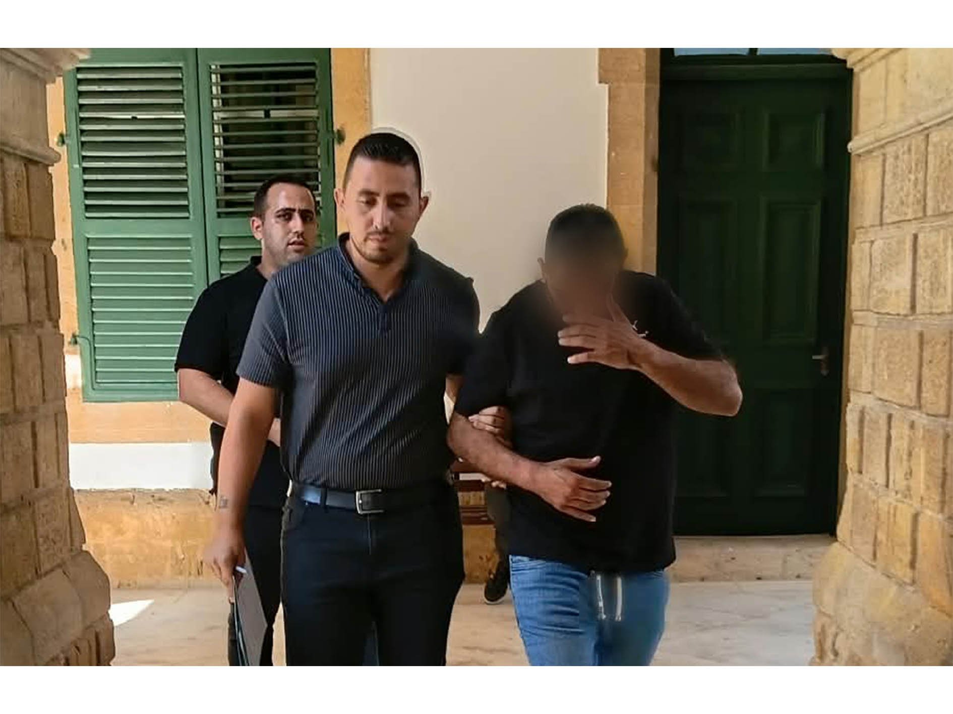 Hamitköy’de silah sesleri: Zanlının cebinden boş kovan, aracından tabanca ve uyuşturucu çıktı