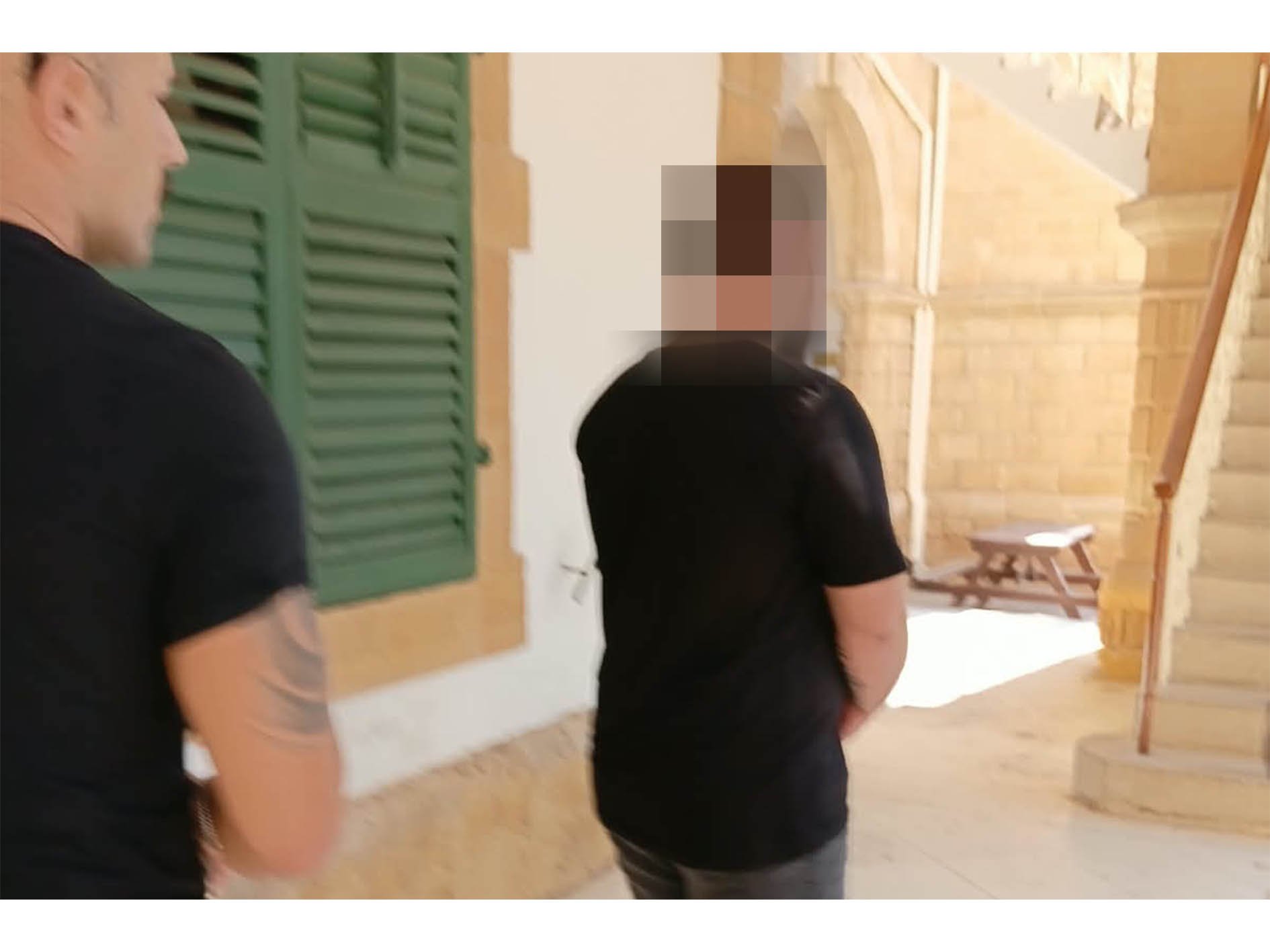 'Seni öldüreceğim, kezzap atacağım' diyerek amcasını tehdit ettiği iddia edildi