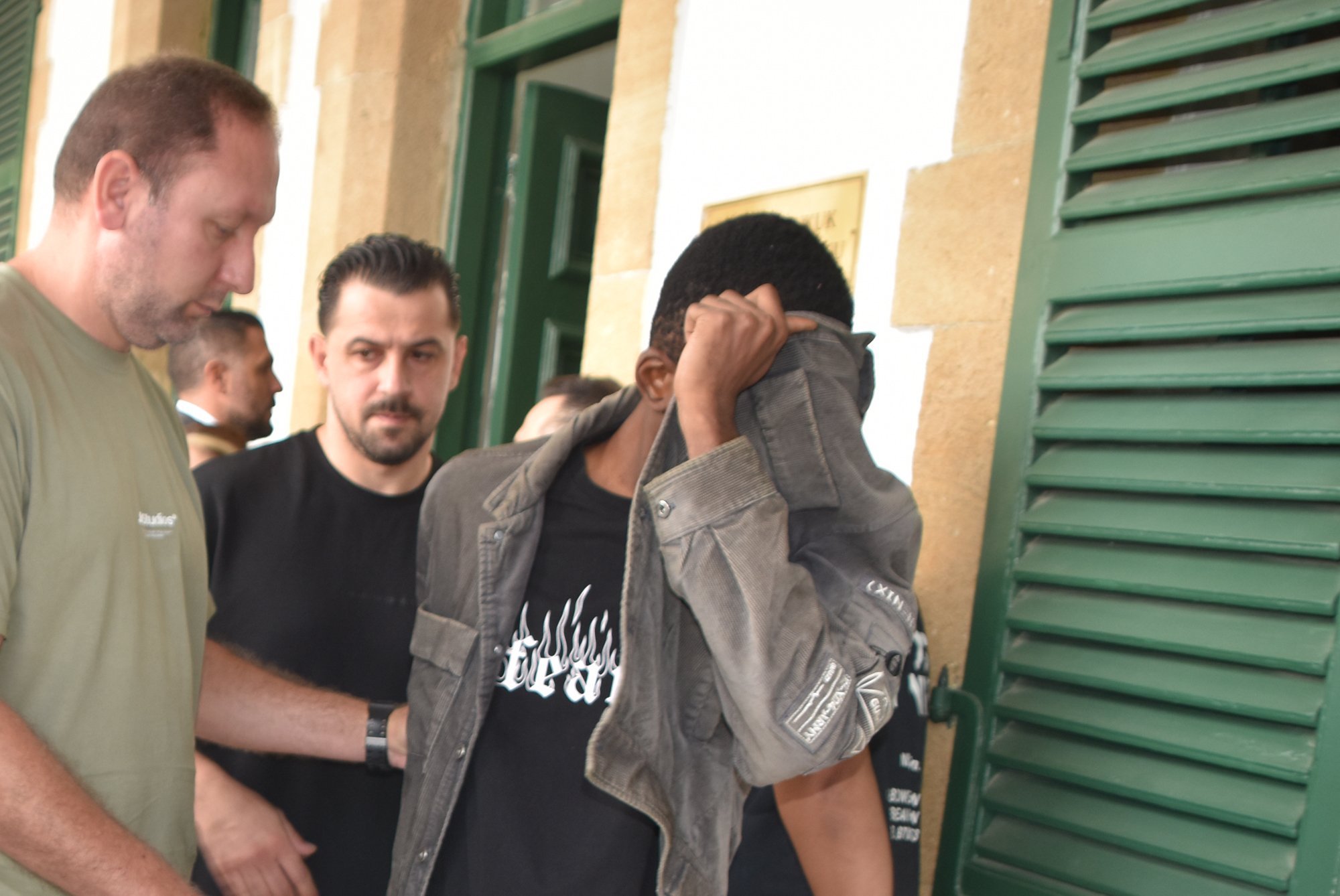 Güney Kıbrıs’tan uyuşturucu ithal ettiğini ve gramını 1.400 TL’den sattığını itiraf etti