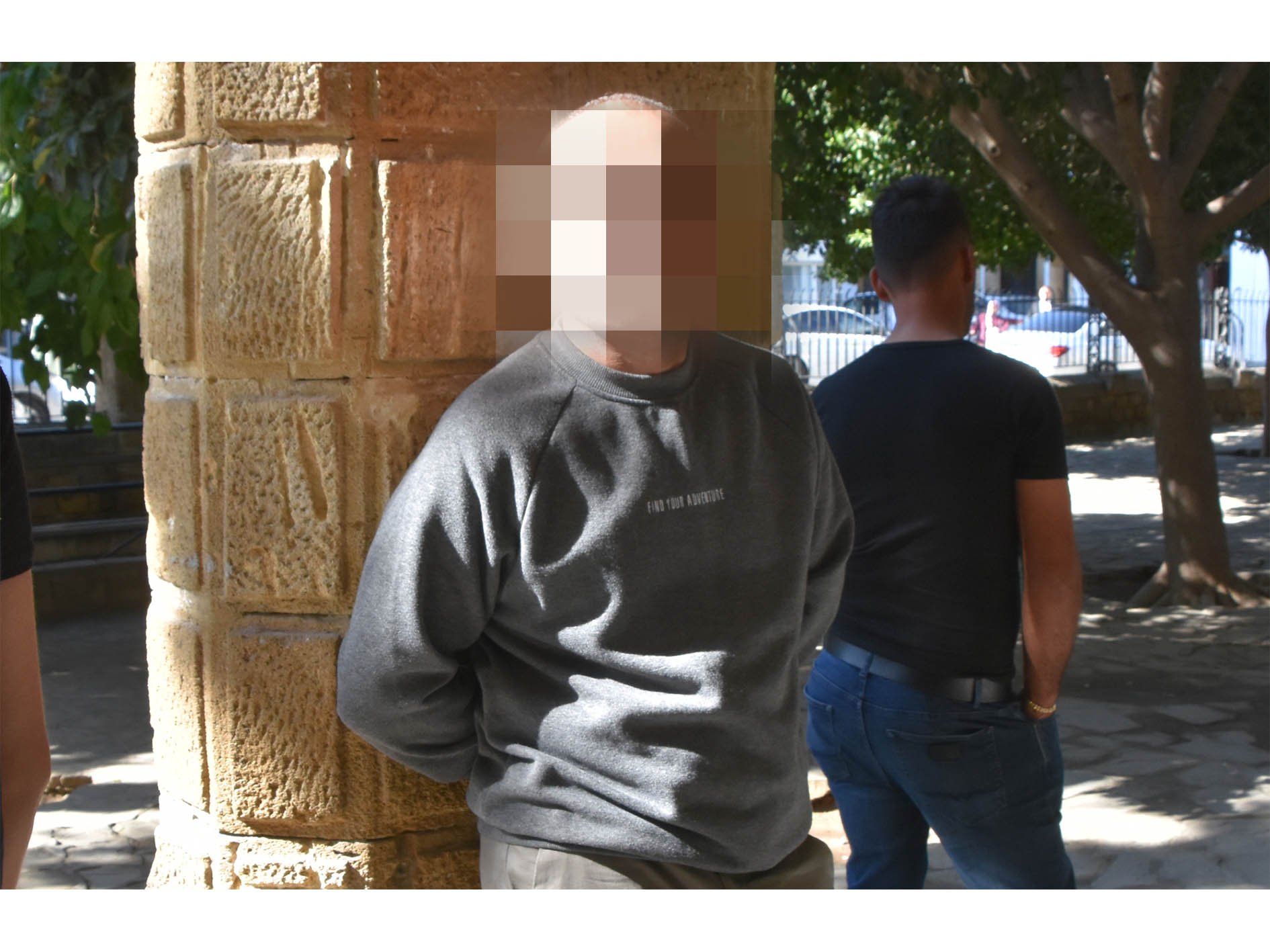 Türkiye’den getirdiğini söyledi: Ercan’da çantasından 15 canlı mermi çıktı