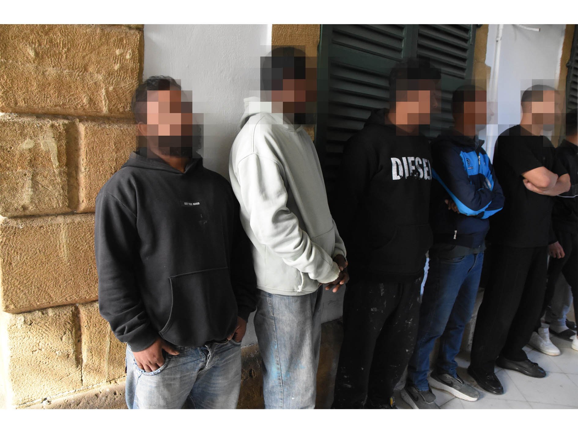 Gönyeli'de izinsiz ikamet eden 5 kişi mahkemeye çıkarıldı: 321 güne varan süreler tespit edildi
