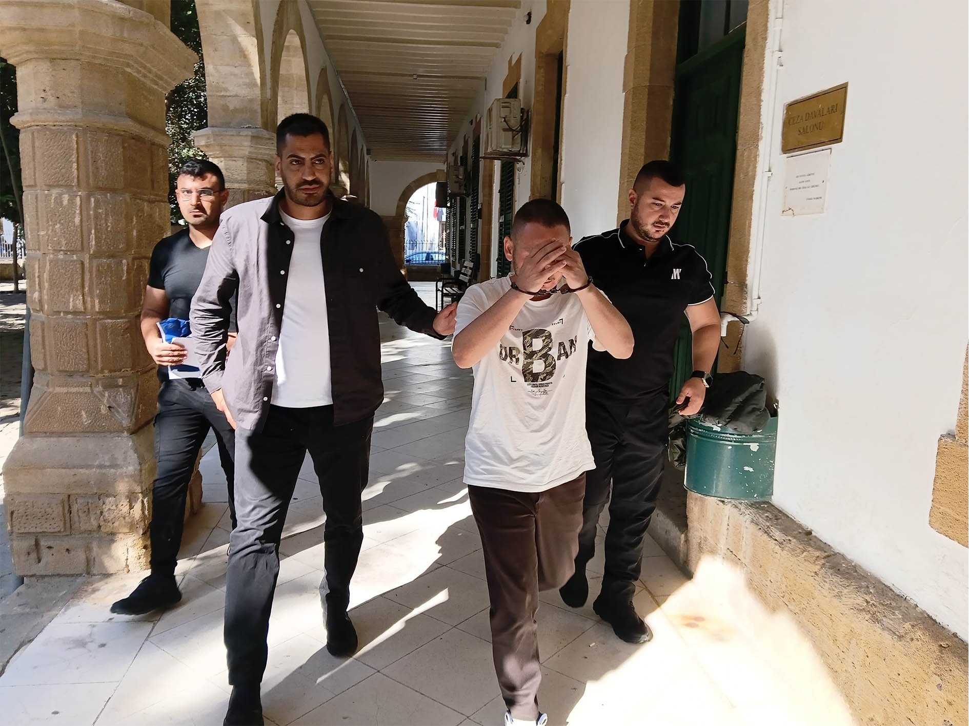 Türkiye'de dolandırıcılıktan aranan zanlı Girne'de yakalandı