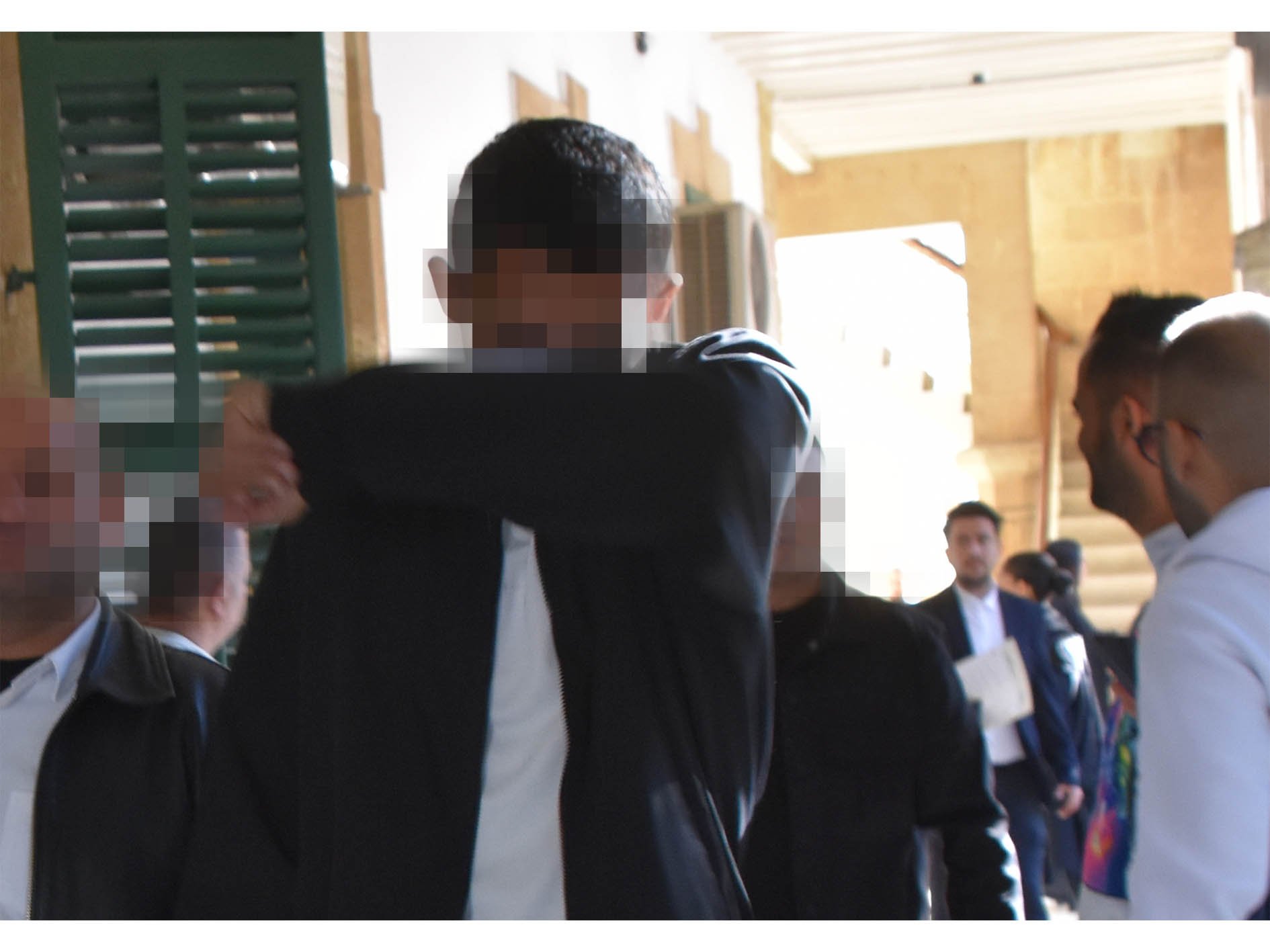 Benzer suçtan sabıkası bulunan M.C.K. (E), ağır yaralama suçlamasıyla cezaevine gönderildi