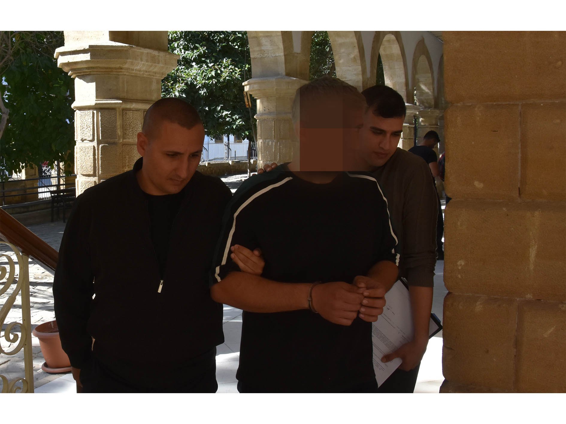 “Annem öldü, Türkiye'ye döneceğim” diyerek kuyumcudan 5 bin TL aldığı iddia edilen zanlı tutuklandı