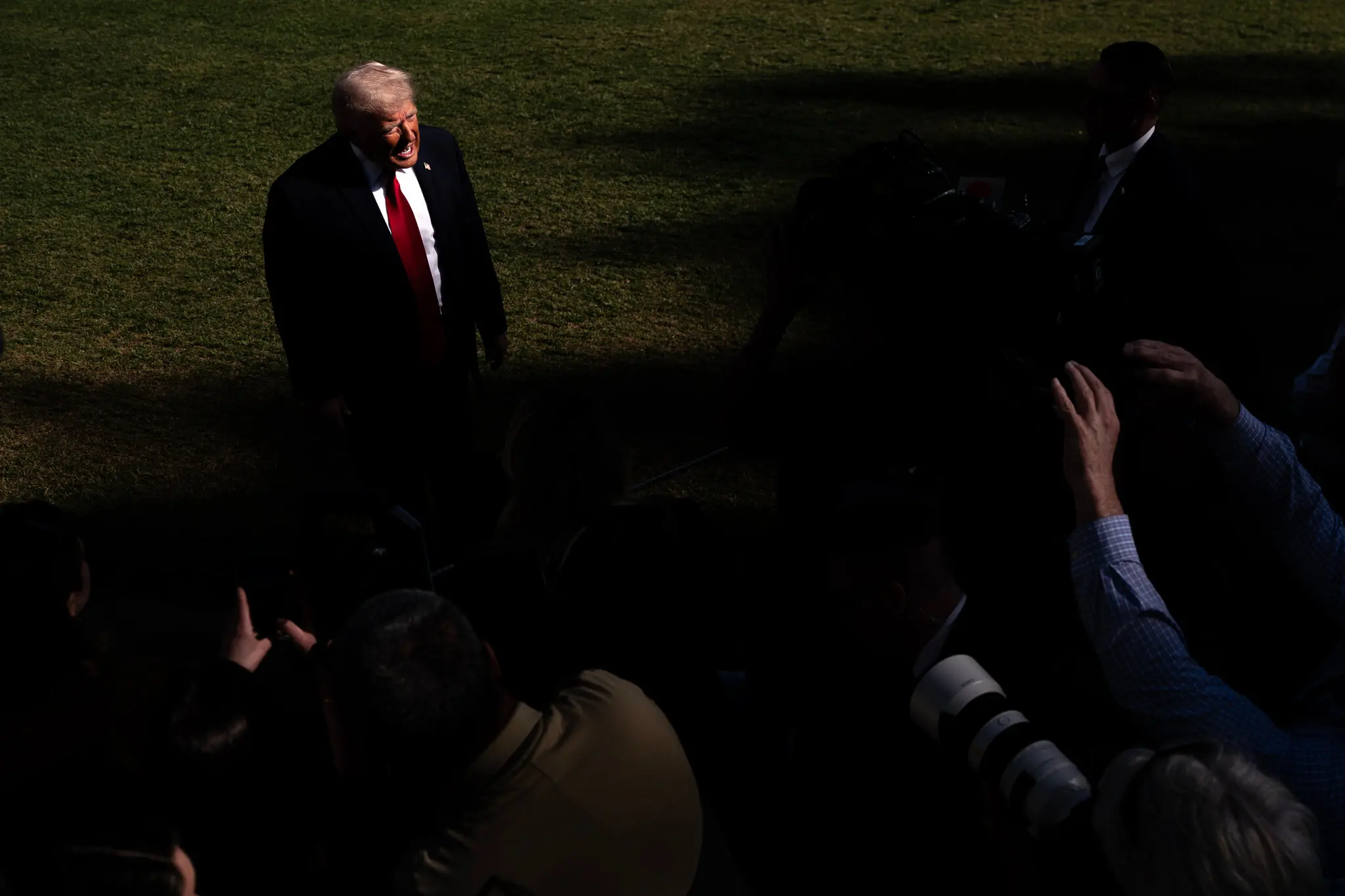 Trump, ABD'nin Hürmüz Boğazı’nı abluka altına alacağını söyledi