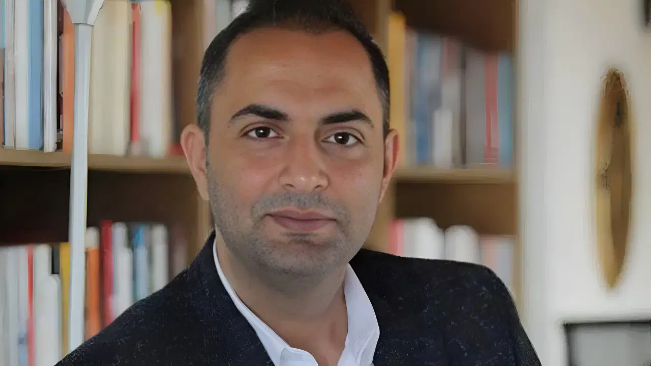 https://mikro-makro.net/turkiye-ev-hapsindeki-gazeteci-murat-agirel-gozaltina-alindi