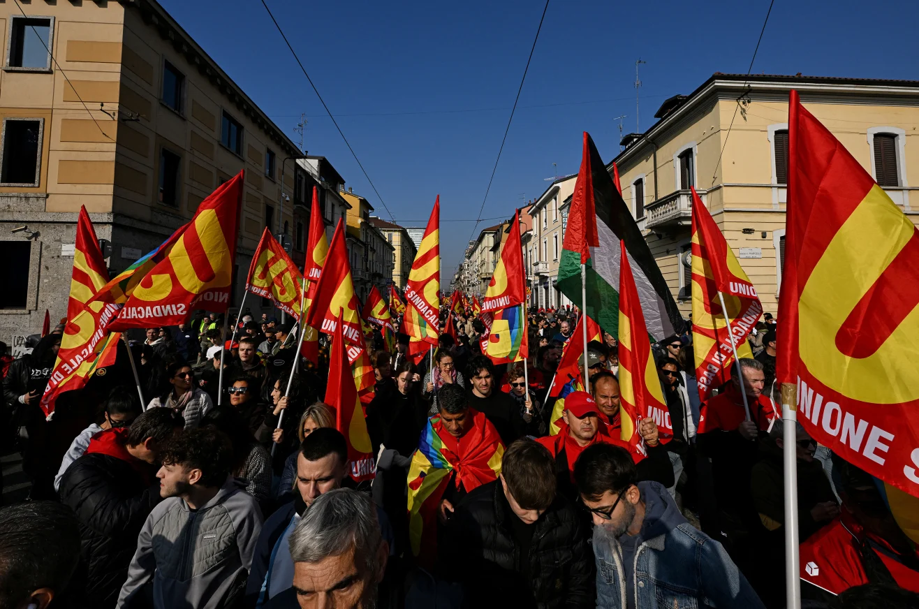 https://mikro-makro.net/italyada-genel-grev-on-binlerce-ogrenci-ve-isci-sokakta-polisle-catismalar-yasandi